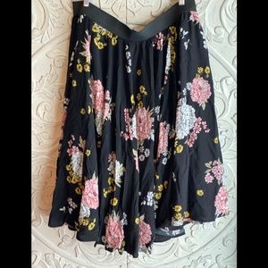 Torrid Floral Skirt Size 2 NWOT